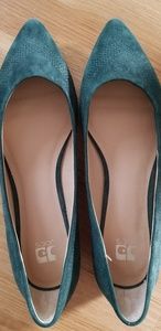 BN Joe's Jeans suede flats